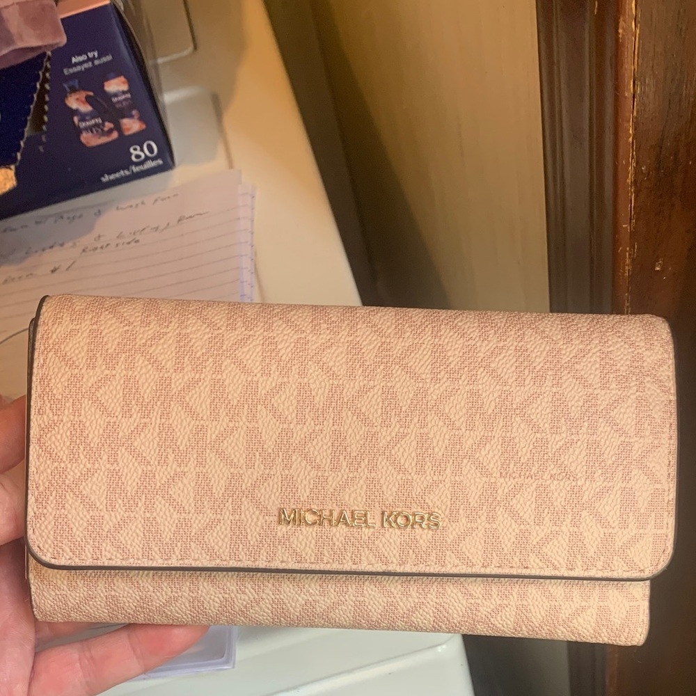 Michael Kors Pale Pink Signature Continental Wallet